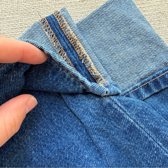 Universal Thread Women's Mid-Rise Baggy Jeans Classic 90's Vintage Straight Fit - Picture 8 of 13